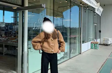 카멜 색상 복슬복슬 울 더플 코트 여성용 숏 기장 중고