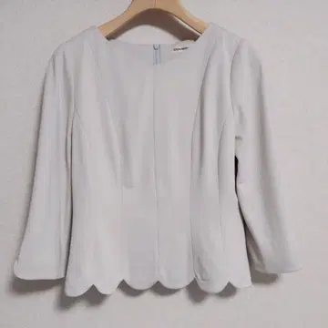 [ 새상품급 ] 스트로베리 필드 7부 소매 티셔츠 스캘럽 무지 그레이