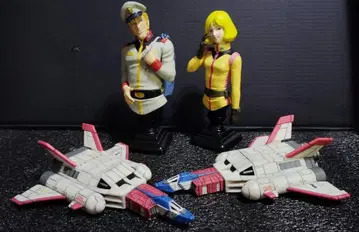 MIA 코어 부스터 2기 + 스레거, 세이라 피규어 세트