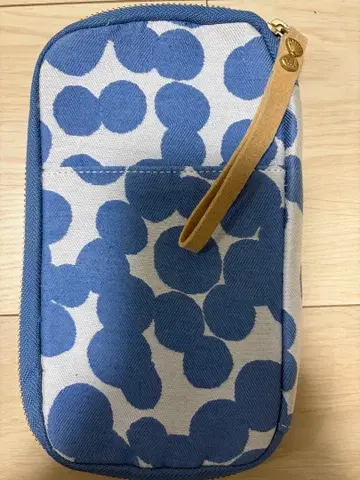 호보니치 치이사히히키다시 파우치 미나 페르호넨 soda water