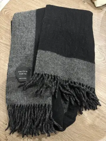 UNITED TOKYO 그레이 블랙 머플러