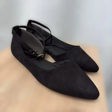 블랙 스틸레토 플랫슈즈 38