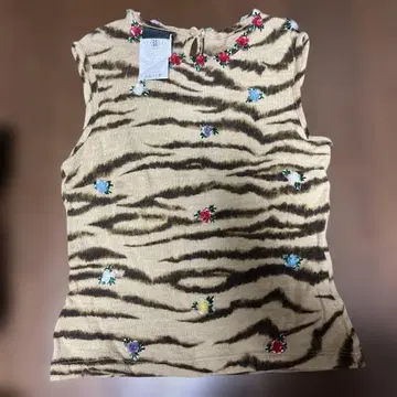 돌체앤가바나 제브라 패턴 슬리브리스 니트