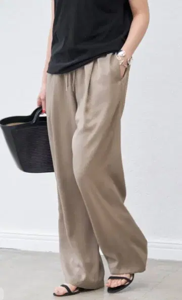 미사용 새상품 스픽 앤 스팬 새틴 팬츠 사이즈 38