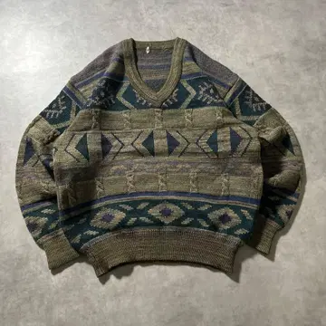 빈티지 카키 V넥 노르딕 레트로 디자인 니트 스웨터