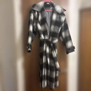 체크 무늬 롱 코트 벨트 포함