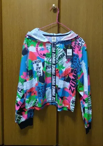 ZUMBA 컬러풀 후드 부착 후드티