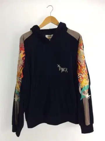 새상품급 doublet 아트 자수 네이비 후드티