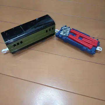 프라레일 하비 동력차와 화차만