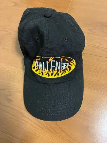 CHALLENGER 자수 로고 블랙 캡