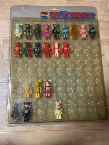 베어브릭 블리스터 포함