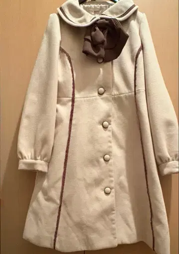 axesfemmePOETIQUE 엑시즈팜포에틱 코트