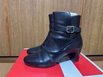 MICHAEL VIVIEN 블랙 가죽 버클 숏부츠 39