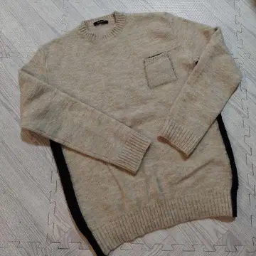 EXIBIT 베이지 크루넥 스웨터