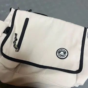 THREE 베이지 숄더백 플랩 포함