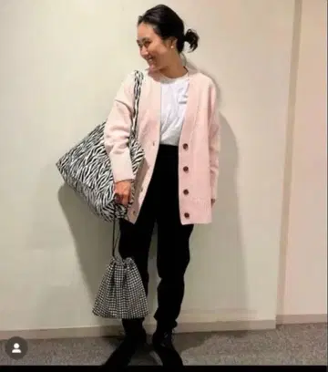 택 포함 언클레이브 메리노울 니트 가디건 핑크 카네코 아야 착용