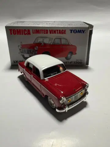 토미카 리미티드 빈티지 블루버드 1200 LV-05a