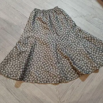 앙프레가 l 꽃무늬 롱 스커트 XS(SS) 사이즈