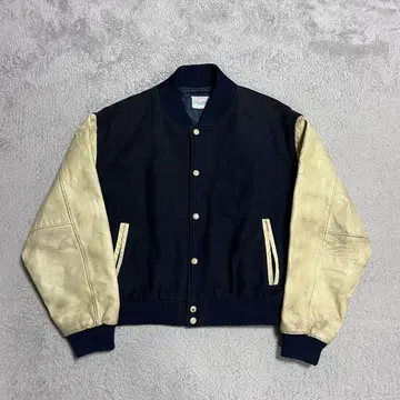 빈티지 레더 스타디움 점퍼 네이비