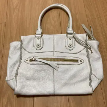 treasure 화이트 가죽 핸드백 지퍼 포함
