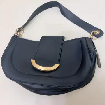 네이비 핸드백 골드 금장 장식 블랙 가방