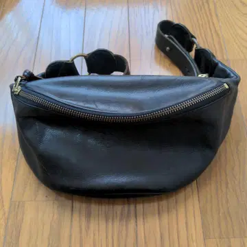 SLOW 슬로우 바디백