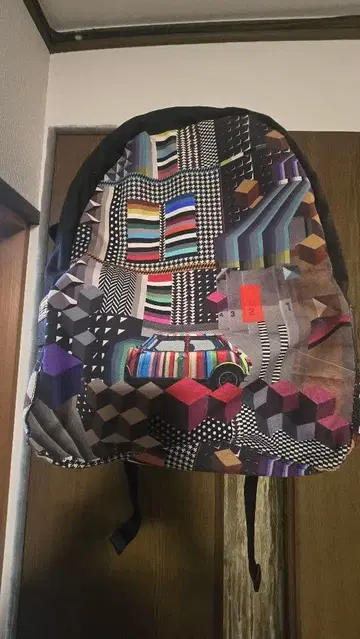 컬러풀 기하학 패턴 백팩