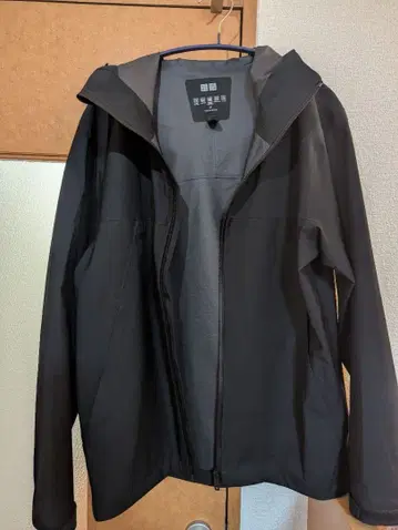 UNIQLO 블록 테크 후드티 3D 컷 M 사이즈 블랙