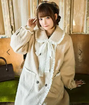 쿠틸과 레트로 코튼 레이스 샤기 롱 코트 아이보리