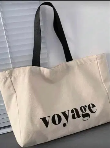 베이지 토트백 voyage