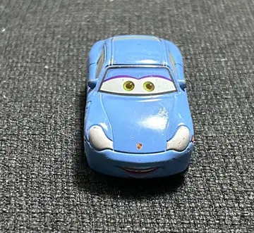 토미카 카즈 샐리