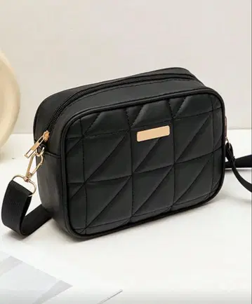 블랙 퀼팅 숄더백