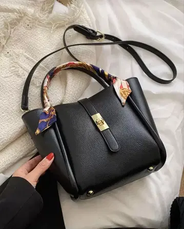 가죽 블랙 숄더백