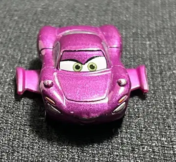 토미카 카즈 홀리 시프트웰