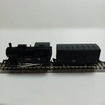 N 게이지 증기기관차와 화차 세트