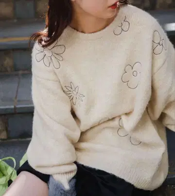 kastane SIXSENCE 플라워 자수 니트 아이보리