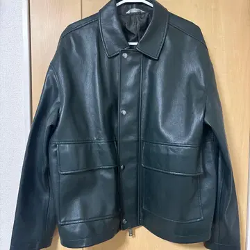 다크 그린 가죽 자켓