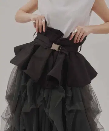 라벨 에튀드 서클 플레어 볼륨 벨트 블랙