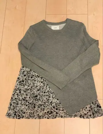 그레이 스웨터 x 꽃무늬 플리츠