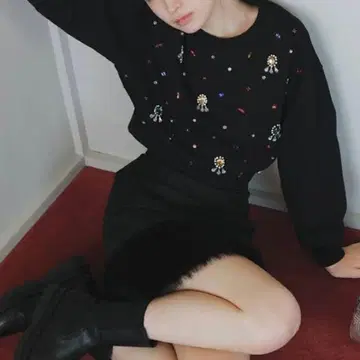 택 포함 미사용 새상품 LILY BROWN 펄 비쥬 맨투맨 블랙