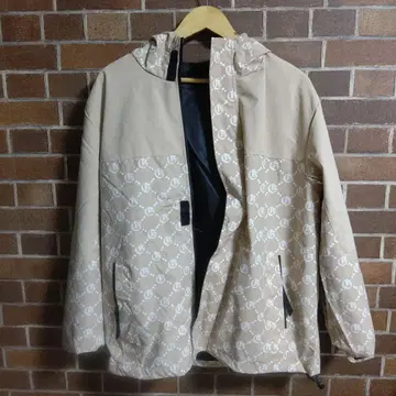 연초 특가 남성용 자켓 베이지 로고 패턴