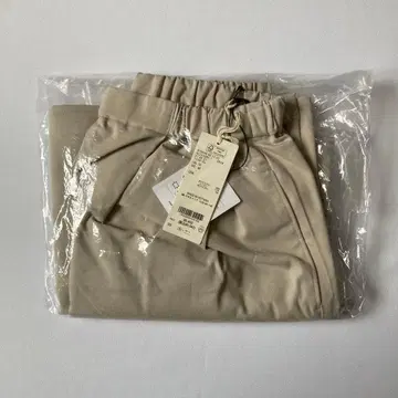 [ 새상품 ] 이지케어 세탁 가능한 TR 스카초 아이보리 52 M