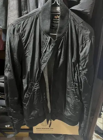 ALPHA 블랙 MA-1 플라이트 자켓