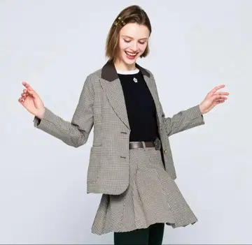 데이지 버클 클래시컬 스커트