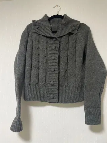 호주에서 구매한 니트 가디건 그레이