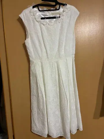 트란테안 손 드 모드 31 화이트 레이스 원피스