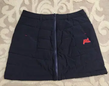 [새상품급] 앤퍼시 네이비 충전솜 퀼팅 가공 원단 스커트 LL