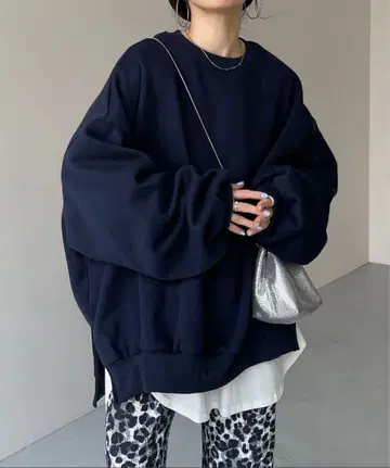 wee9s 오스미츠키 슈퍼 오버 맨투맨