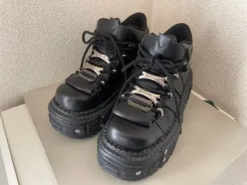 newlock 스타일 통굽 부츠