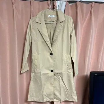 베이지 트렌치코트 긴팔